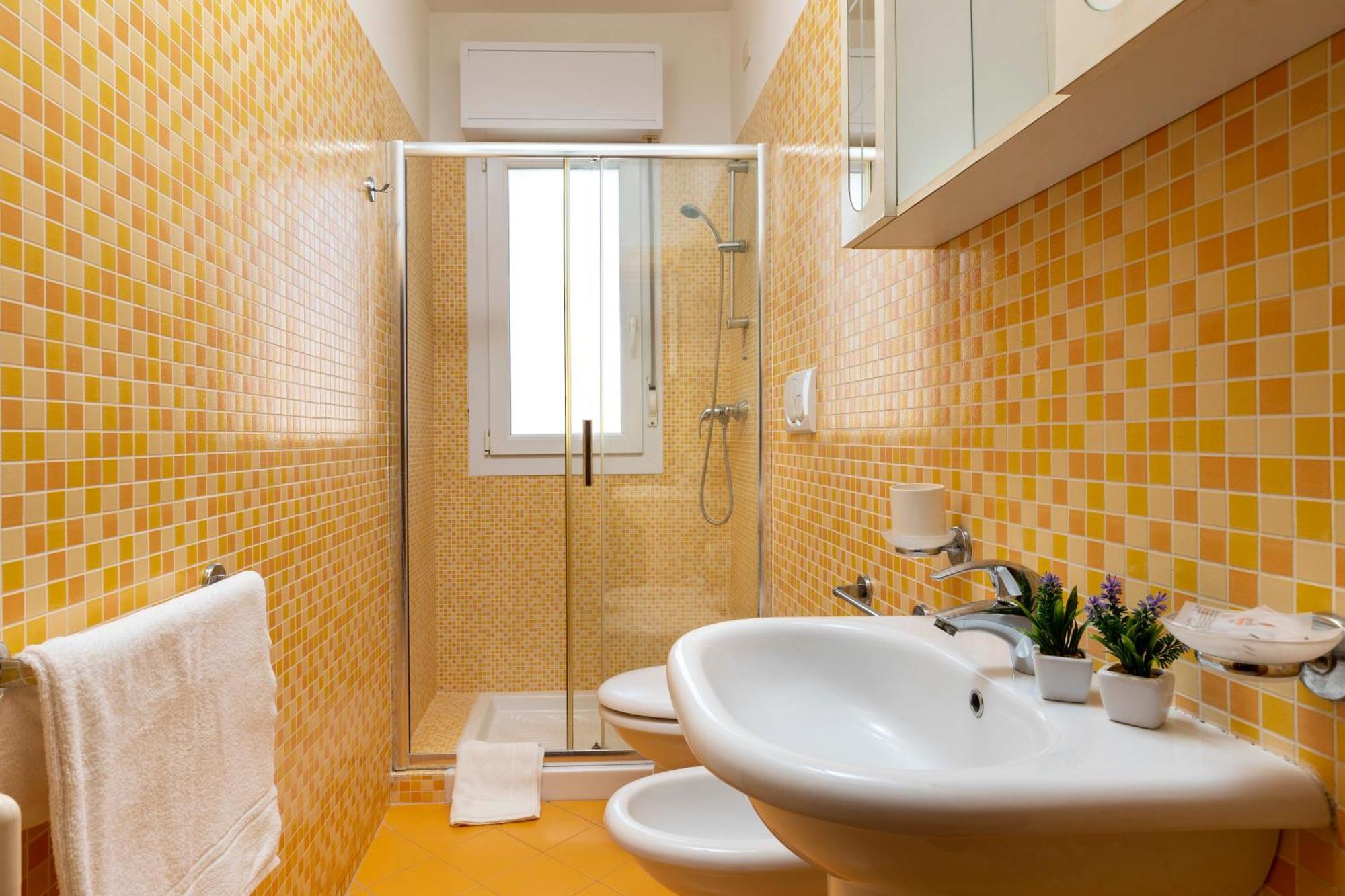Residence Uno Studio&Suites Rimini Exteriör bild