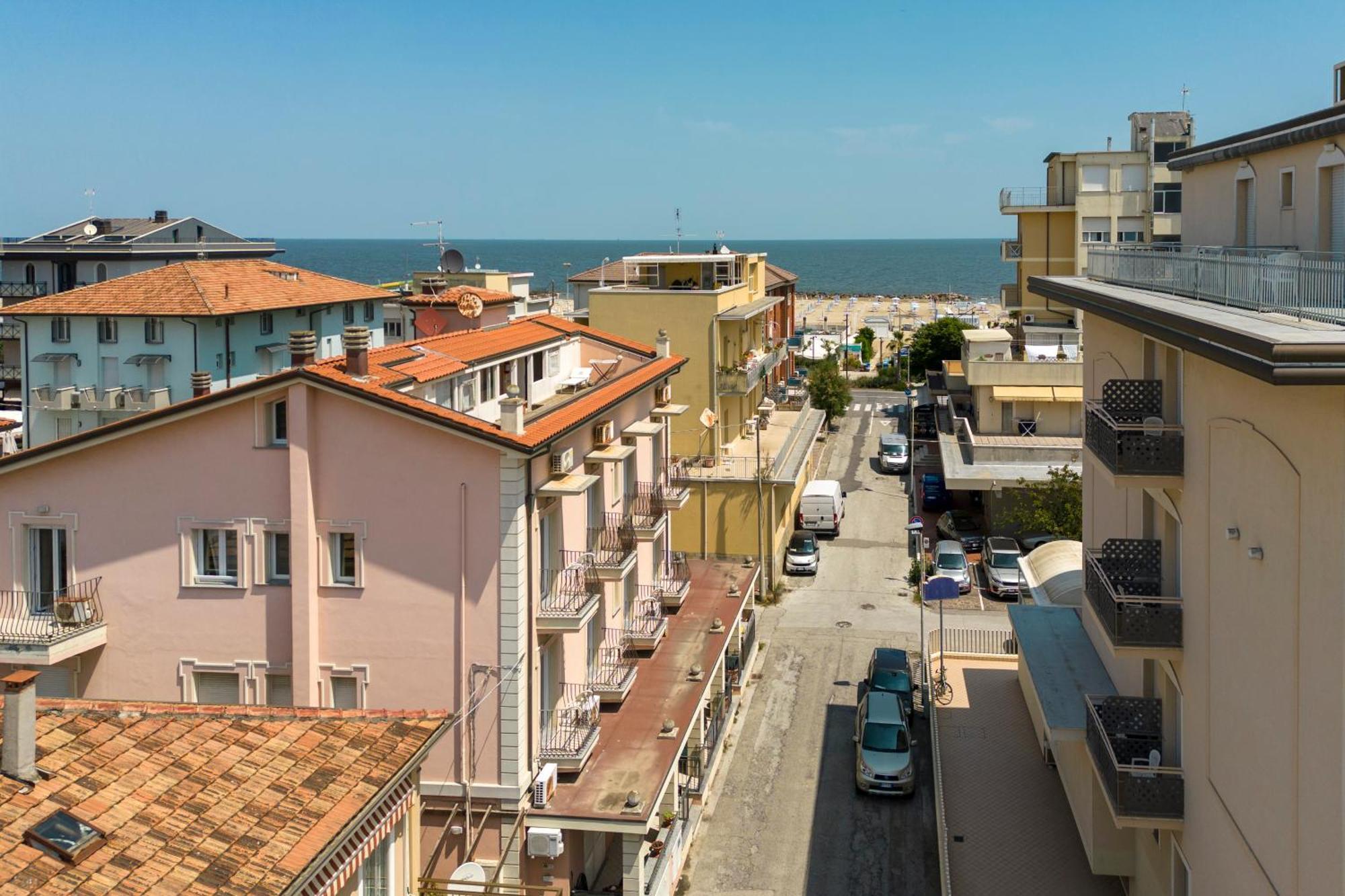 Residence Uno Studio&Suites Rimini Exteriör bild