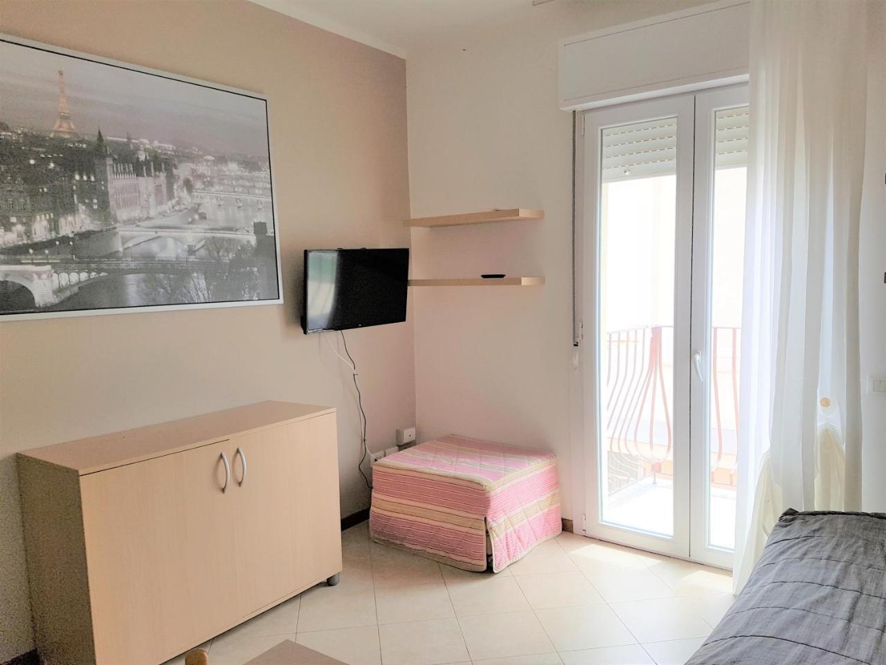 Residence Uno Studio&Suites Rimini Exteriör bild