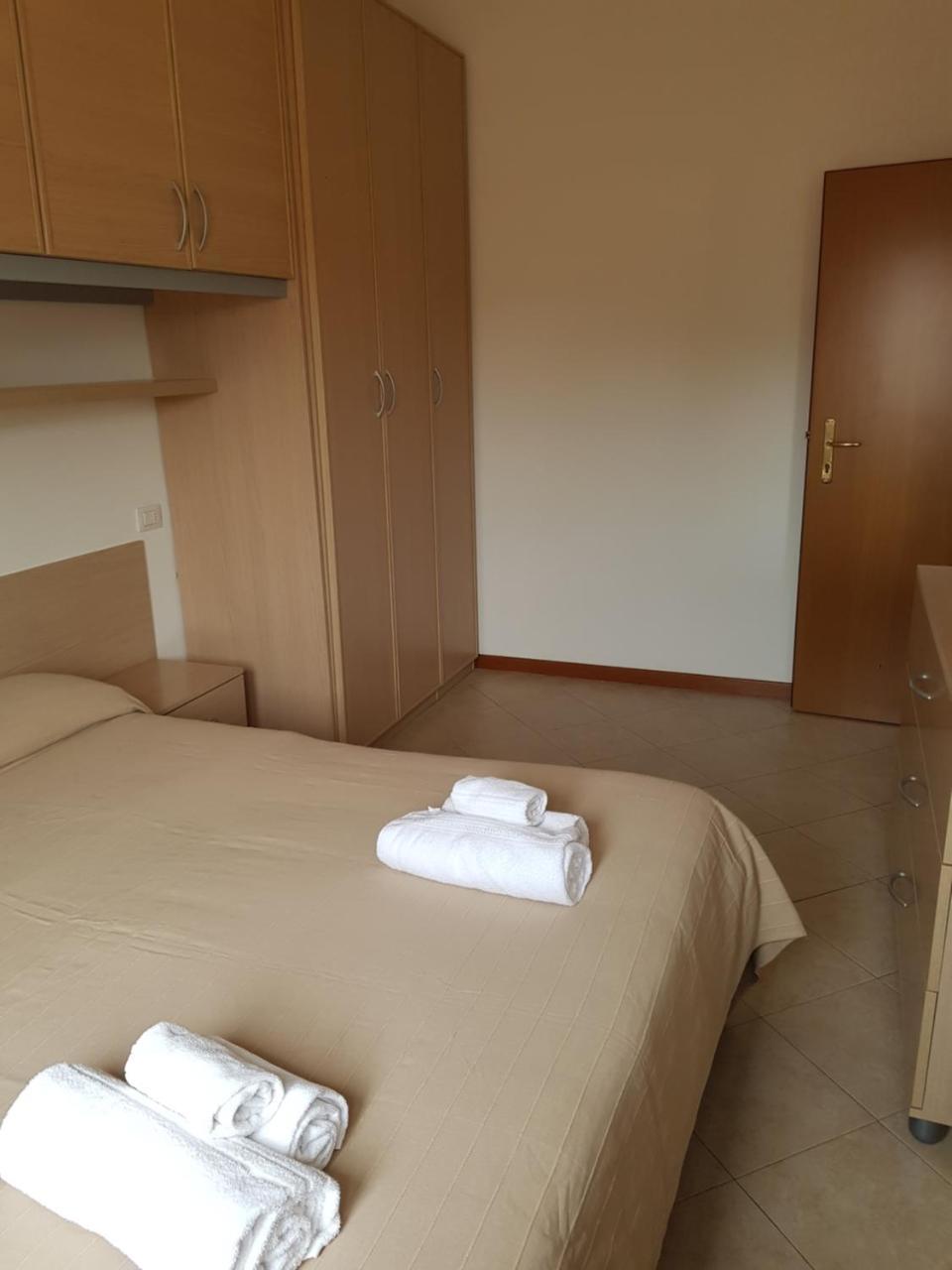 Residence Uno Studio&Suites Rimini Exteriör bild